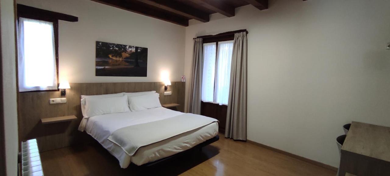 Hostal Mendilatz Orbaizeta Esterno foto